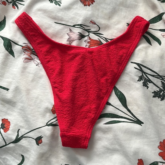 Tilly’s High Leg cheekier bikini bottoms - Picture 2 of 5